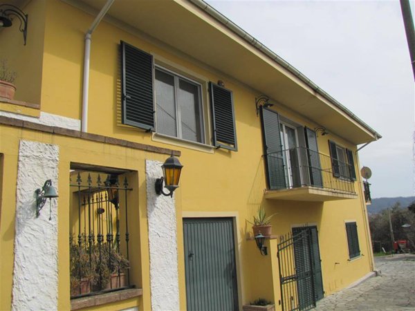 casa semindipendente in vendita a Vezzano Ligure