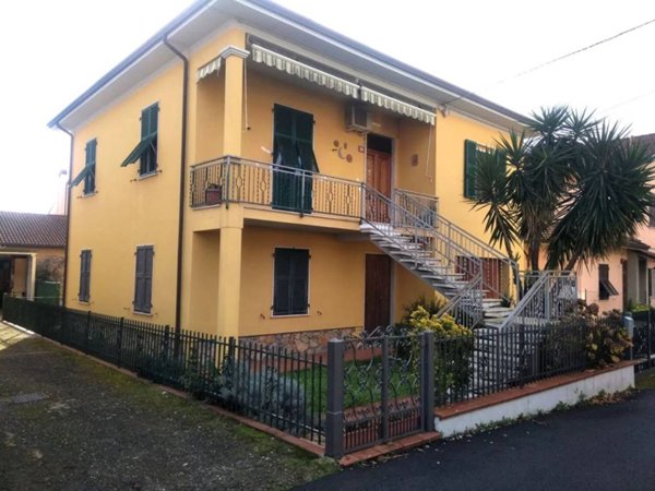 casa indipendente in vendita a Vezzano Ligure