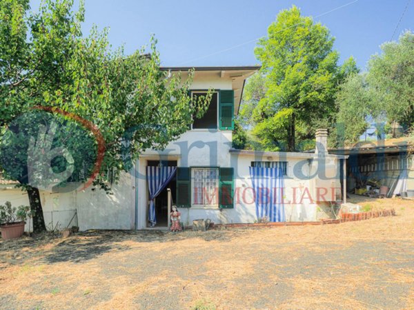 casa indipendente in vendita a Vezzano Ligure