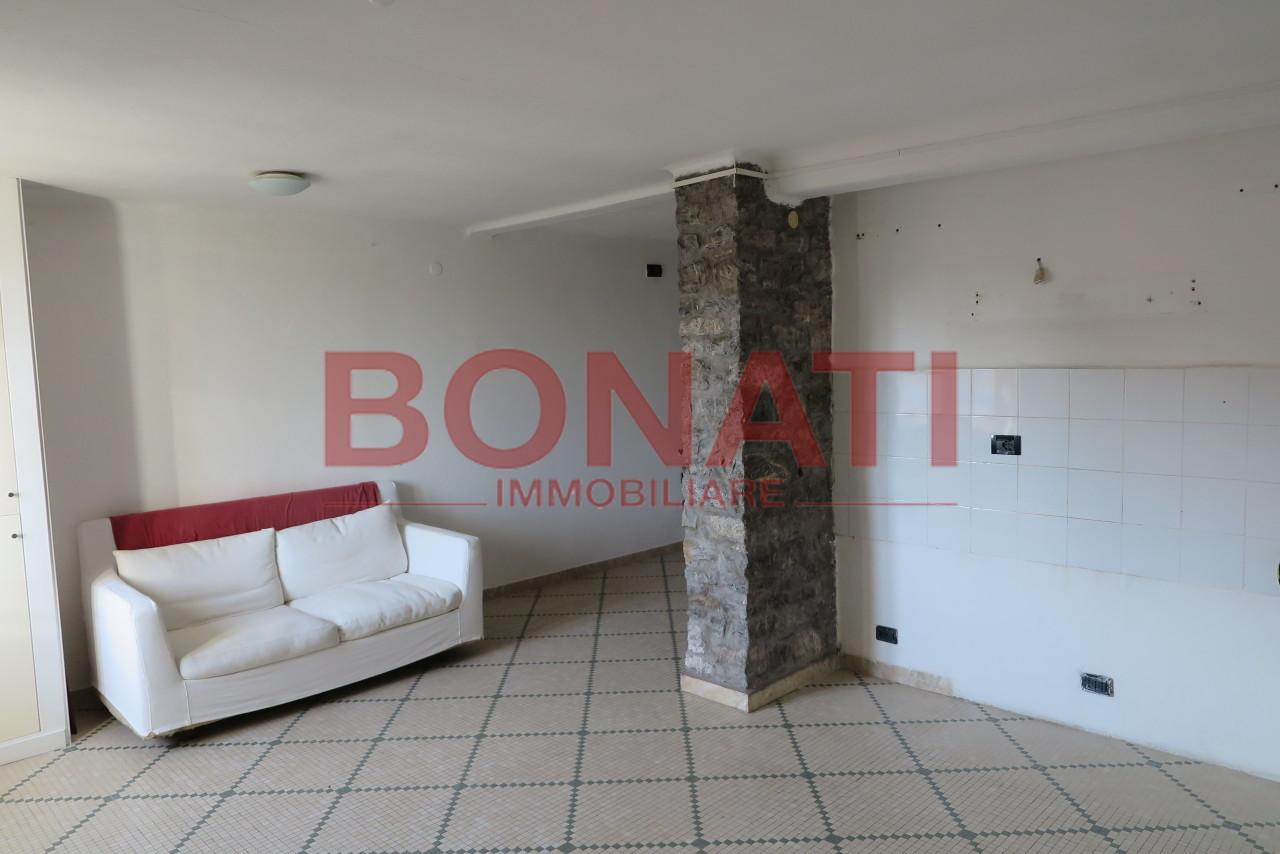 appartamento in vendita a Vezzano Ligure