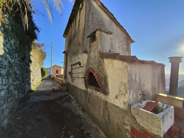 casa indipendente in vendita a Vezzano Ligure