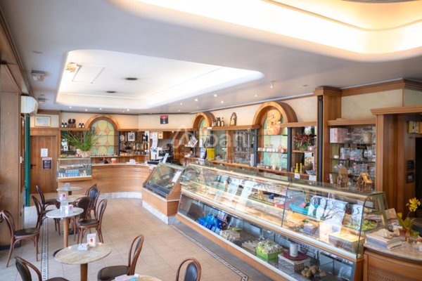 locale commerciale in vendita a Vezzano Ligure