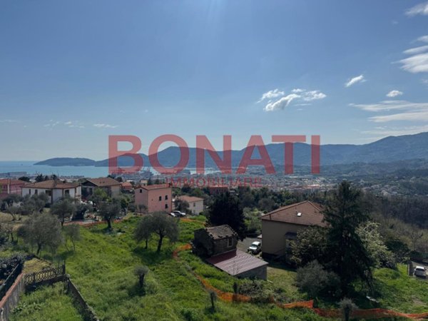 casa indipendente in vendita a Vezzano Ligure