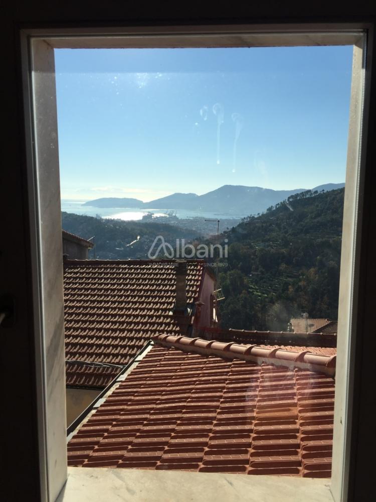 casa indipendente in vendita a Vezzano Ligure in zona Valeriano