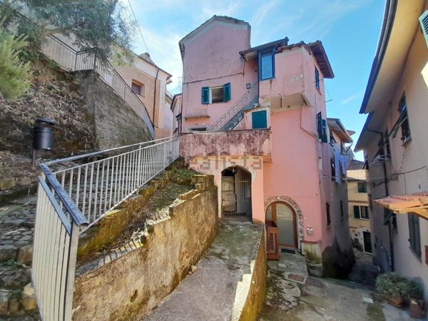 appartamento in vendita a Vezzano Ligure in zona Valeriano