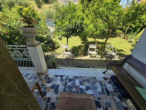 casa indipendente in vendita a Vezzano Ligure
