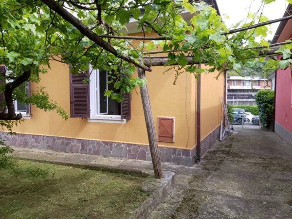 casa indipendente in vendita a Vezzano Ligure