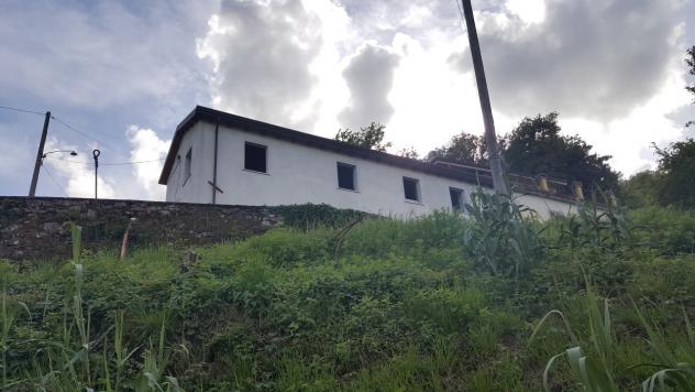casa indipendente in vendita a Vezzano Ligure