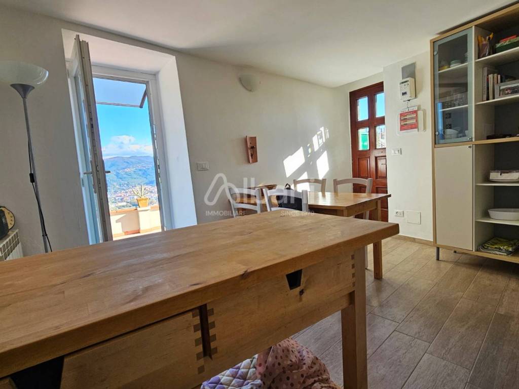 appartamento in vendita a Vezzano Ligure