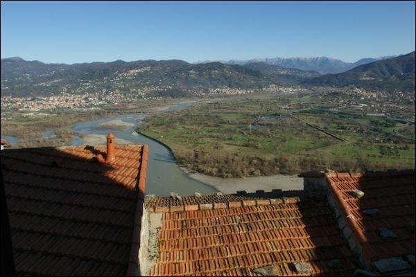appartamento in vendita a Vezzano Ligure in zona Prati