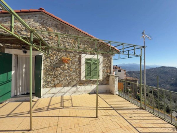 appartamento in vendita a Vezzano Ligure in zona Valeriano