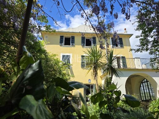 casa indipendente in vendita a Vezzano Ligure