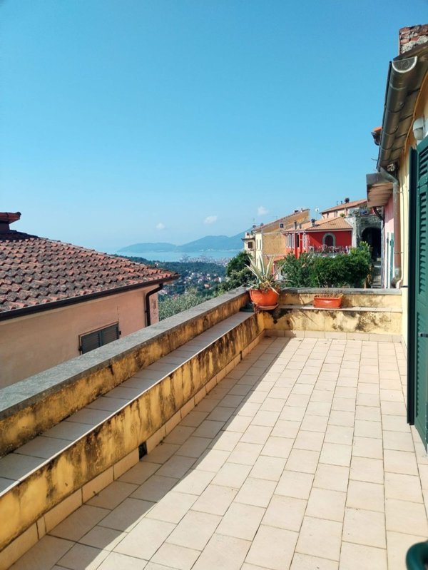appartamento in vendita a Vezzano Ligure in zona Valeriano