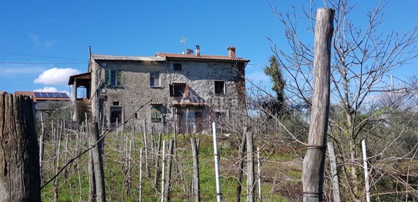 appartamento in vendita a Vezzano Ligure