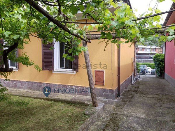 casa indipendente in vendita a Vezzano Ligure