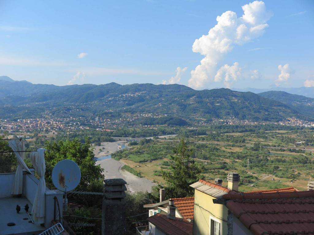 appartamento in vendita a Vezzano Ligure