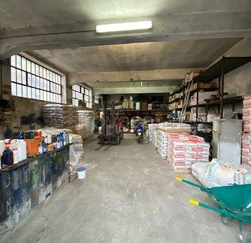 negozio in vendita a Vezzano Ligure