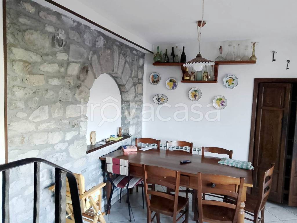 casa indipendente in vendita a Vezzano Ligure