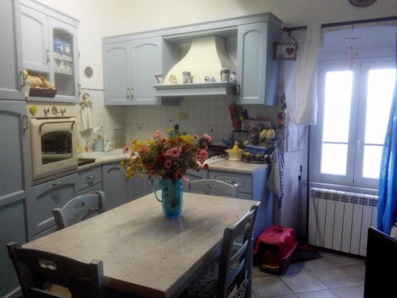 appartamento in vendita a Vezzano Ligure