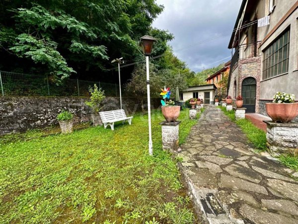 casa indipendente in vendita a Vezzano Ligure
