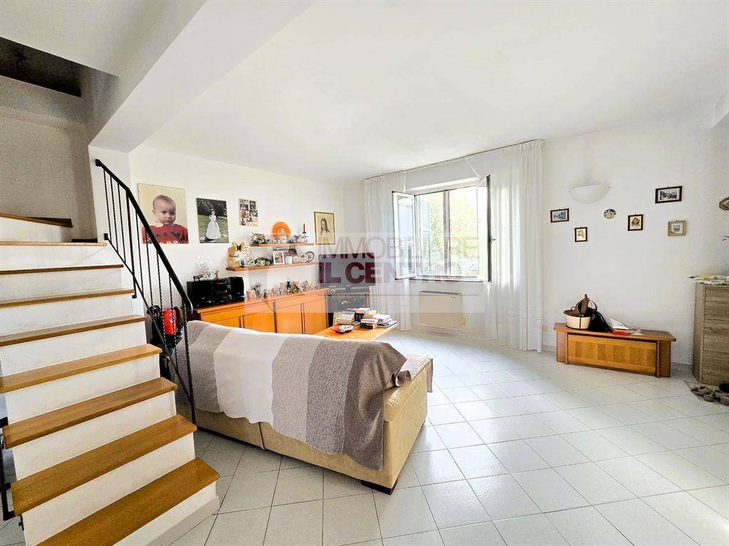 casa indipendente in vendita a Vezzano Ligure