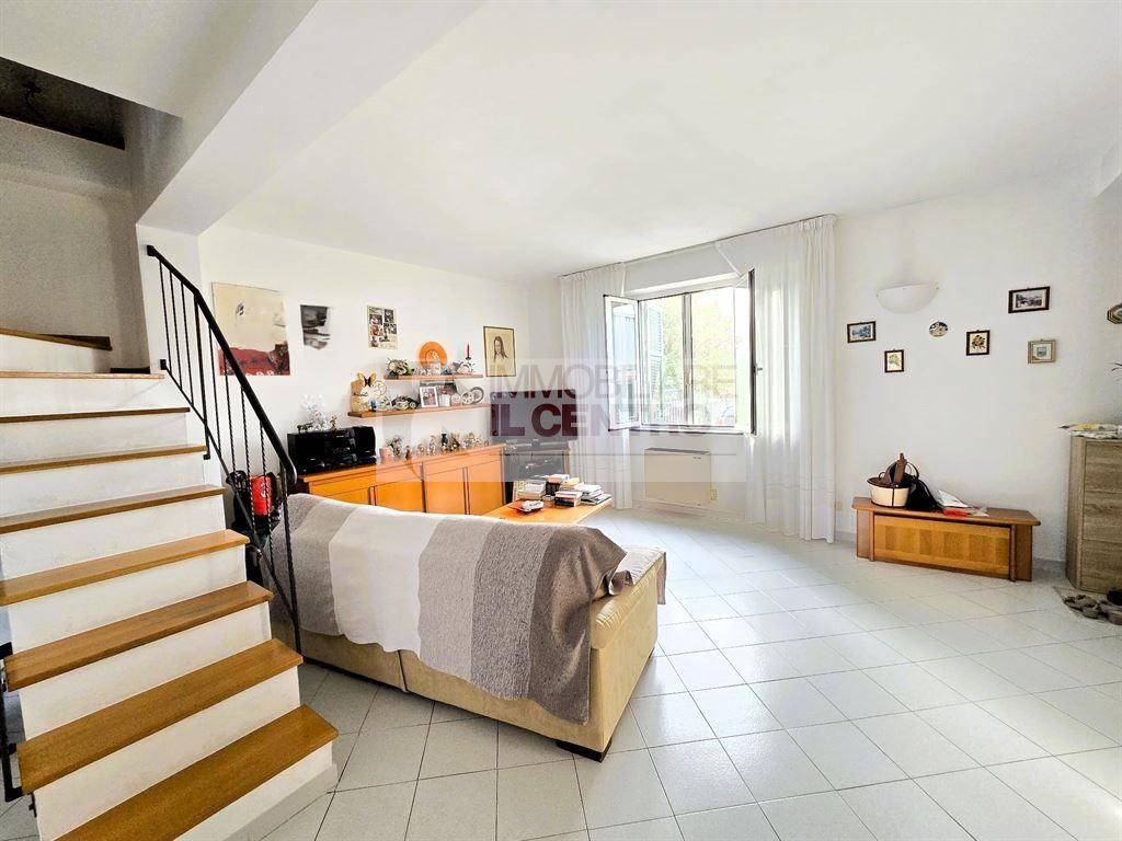 casa indipendente in vendita a Vezzano Ligure