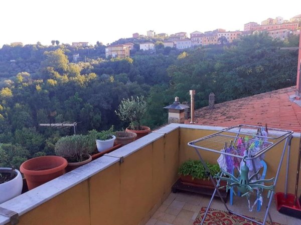 appartamento in vendita a Vezzano Ligure
