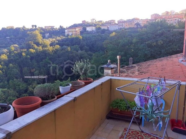 appartamento in vendita a Vezzano Ligure