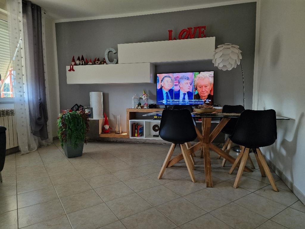 appartamento in vendita a Vezzano Ligure