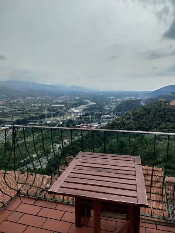 casa indipendente in vendita a Vezzano Ligure