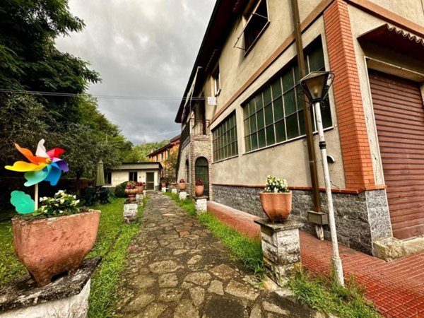 casa indipendente in vendita a Vezzano Ligure