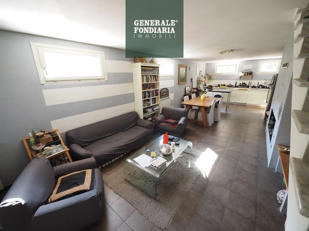 casa indipendente in vendita a Vezzano Ligure