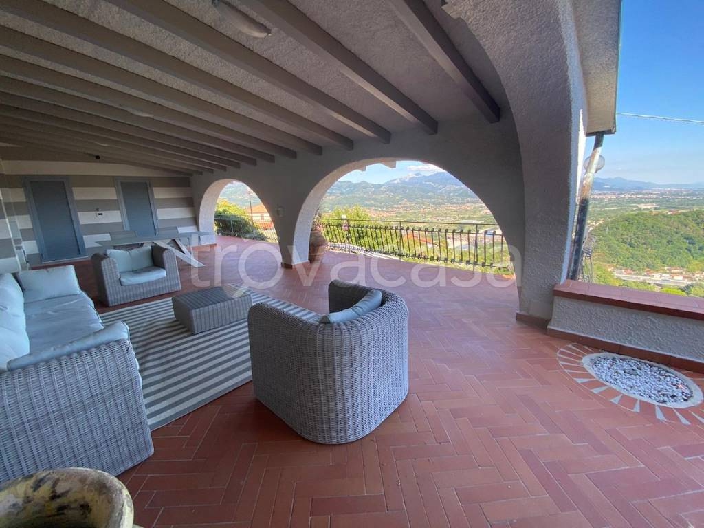 casa indipendente in vendita a Vezzano Ligure