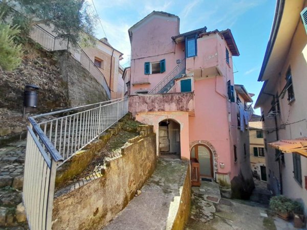 appartamento in vendita a Vezzano Ligure in zona Valeriano