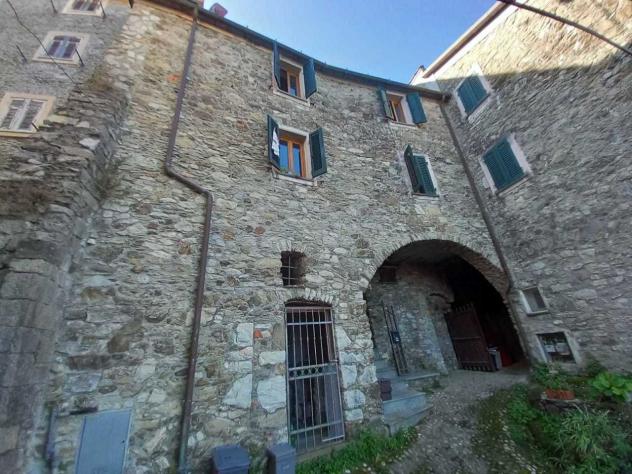casa indipendente in vendita a Vezzano Ligure