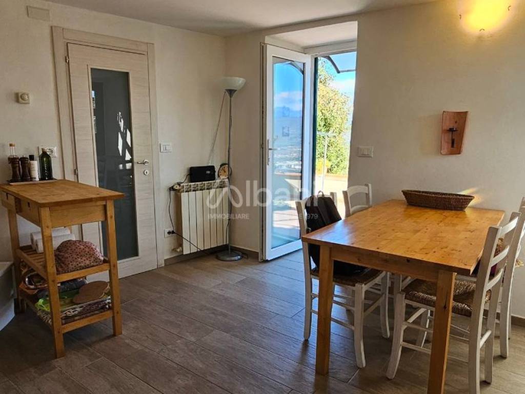 appartamento in vendita a Vezzano Ligure