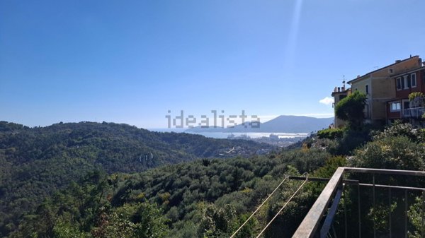 appartamento in vendita a Vezzano Ligure in zona Valeriano