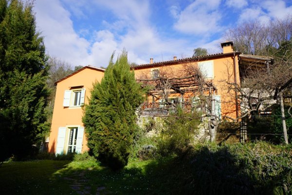 casa indipendente in vendita a Vezzano Ligure