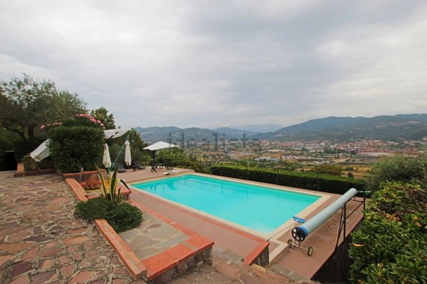 casa indipendente in vendita a Vezzano Ligure