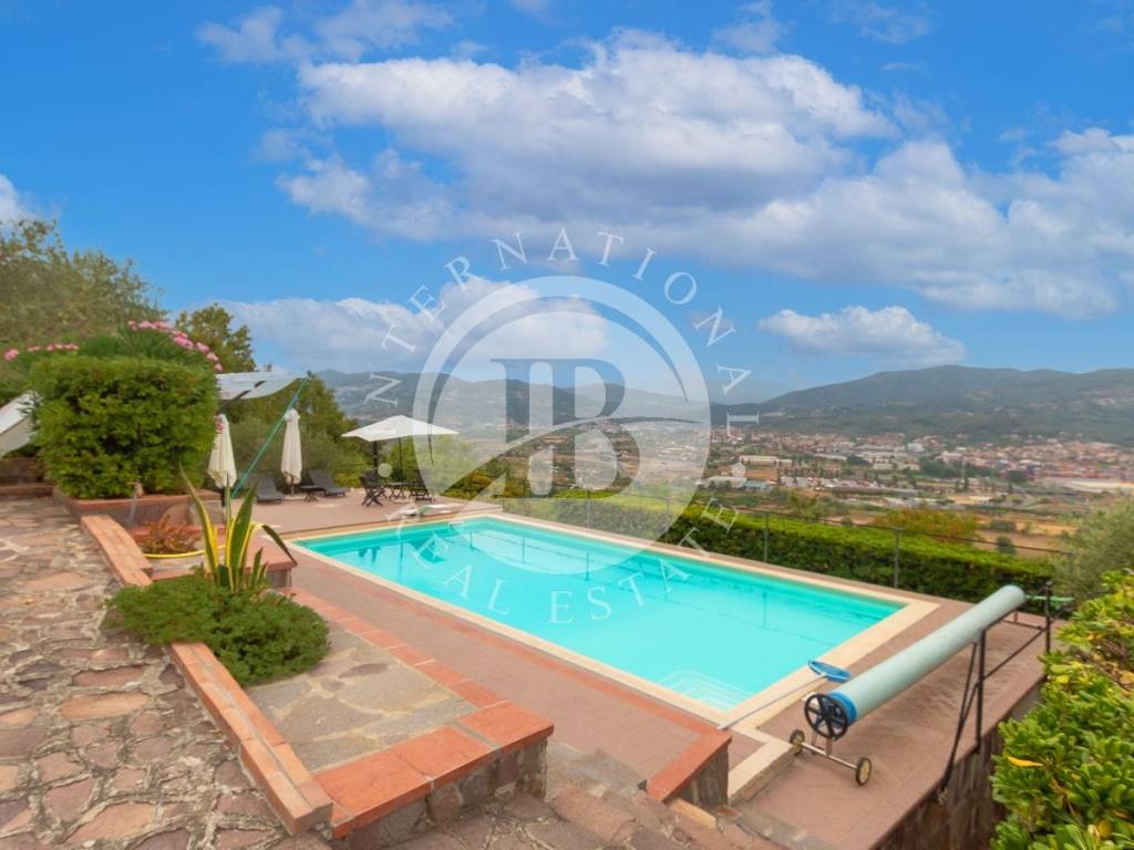 casa indipendente in vendita a Vezzano Ligure