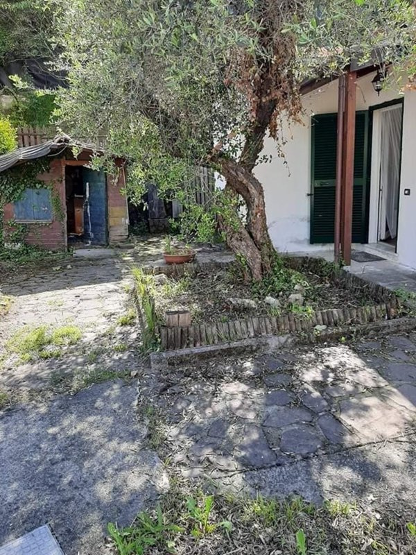 casa indipendente in vendita a Vezzano Ligure