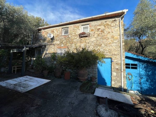 casa indipendente in vendita a Vezzano Ligure