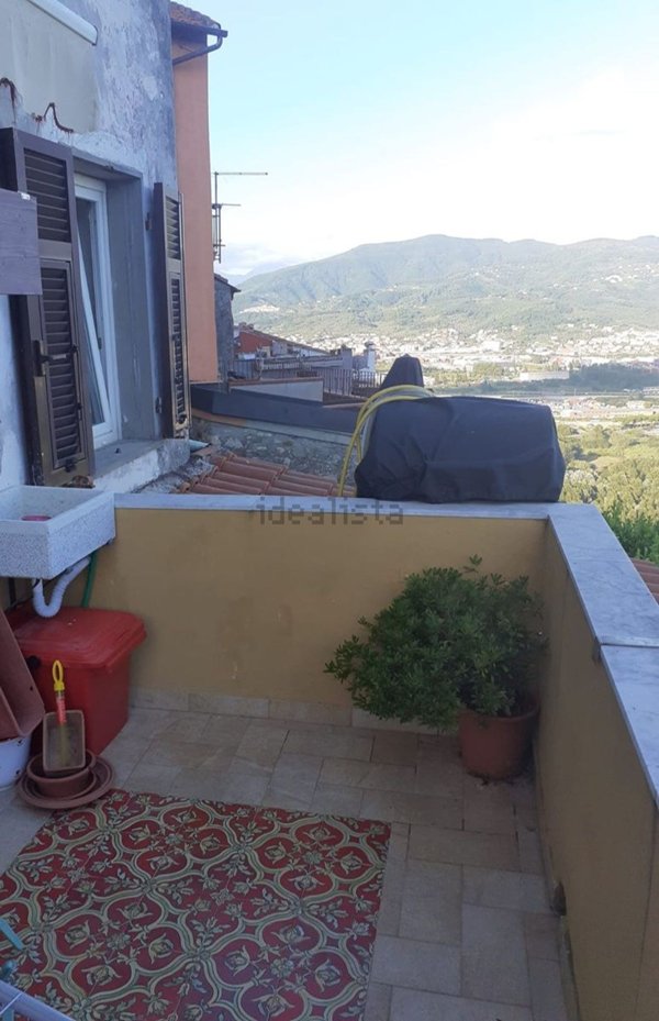 appartamento in vendita a Vezzano Ligure