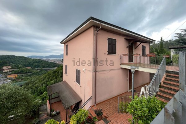 appartamento in vendita a Vezzano Ligure