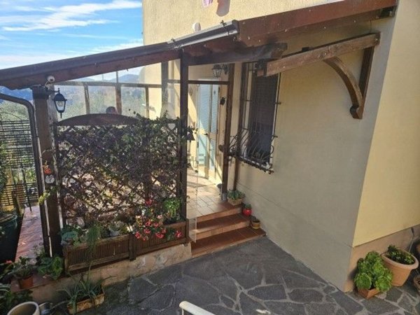 appartamento in vendita a Vezzano Ligure