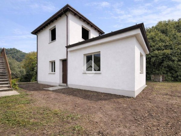 casa indipendente in vendita a Vezzano Ligure