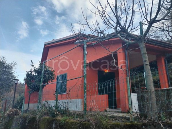 casa indipendente in vendita a Vezzano Ligure in zona Valeriano