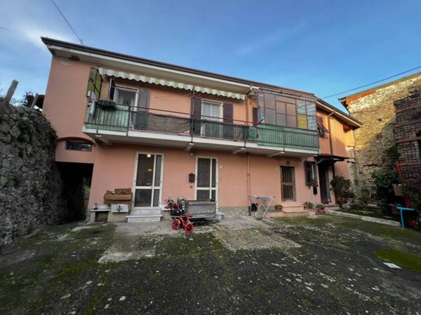 casa indipendente in vendita a Vezzano Ligure in zona Valeriano