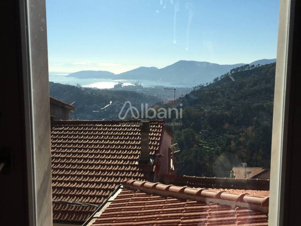 casa indipendente in vendita a Vezzano Ligure in zona Valeriano