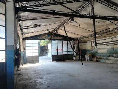 locale commerciale in vendita a Vezzano Ligure